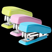 Степлер Deli 10 на 15 листов, корп. ассорти