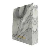 Пакет подар. бумажн. 18*23*10 см 210гр/м2 Carrara. White