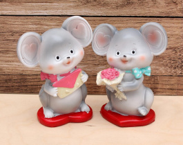 Статуэтка "Мышонок с подарками" 11*9см полистоун