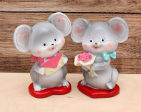 Статуэтка "Мышонок с подарками" 11*9см полистоун